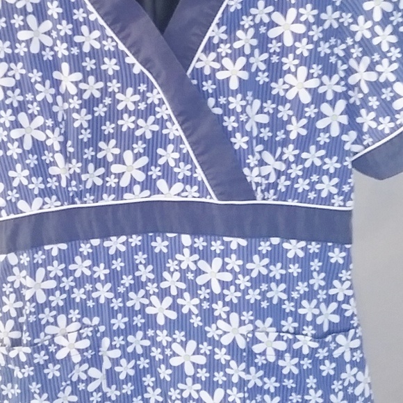 Rampage Medical Apparel scrub top - Picture 6 of 7